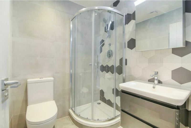 Room Balham High Road in Greater London