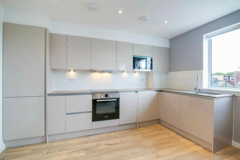 Room Balham High Road in Greater London