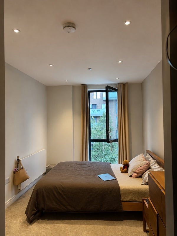 Room New Village Avenue in Greater London