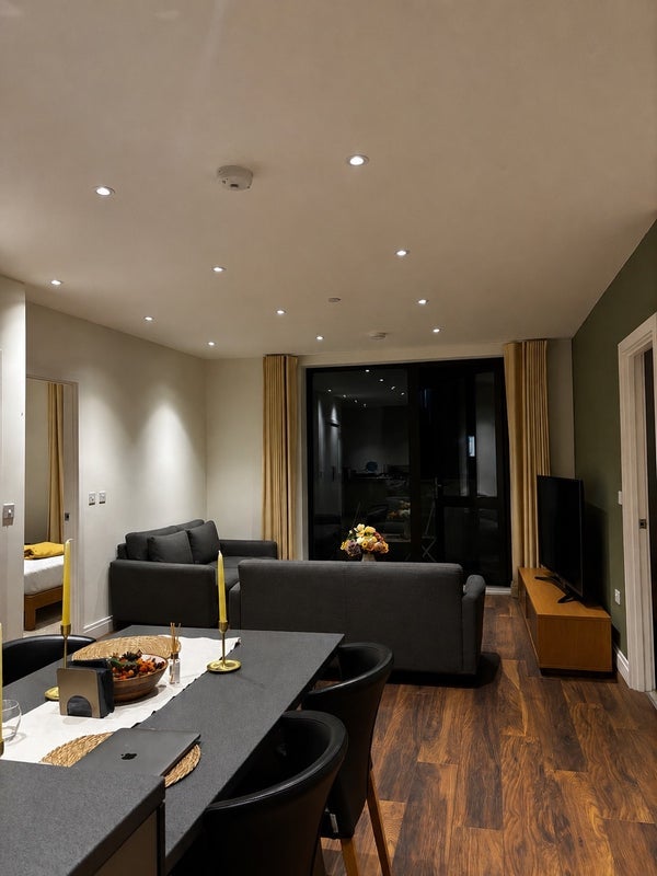 Room New Village Avenue in Greater London