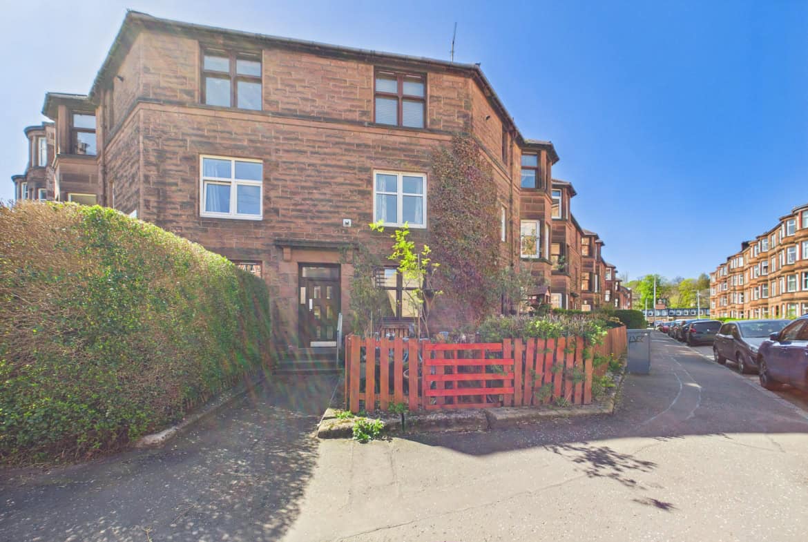 Flat Cartvale Road in Glasgow