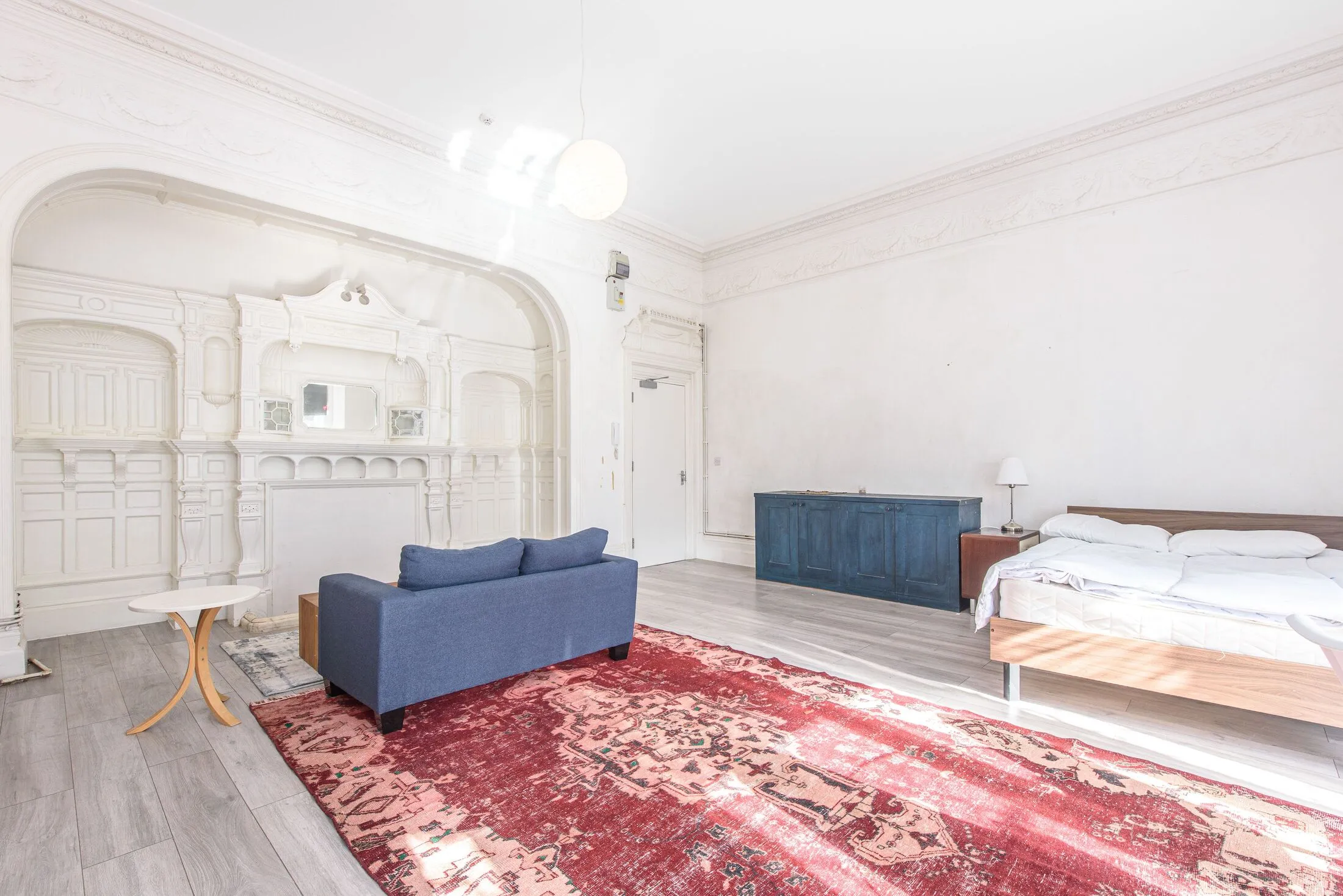 Flat Eton Avenue in Greater London