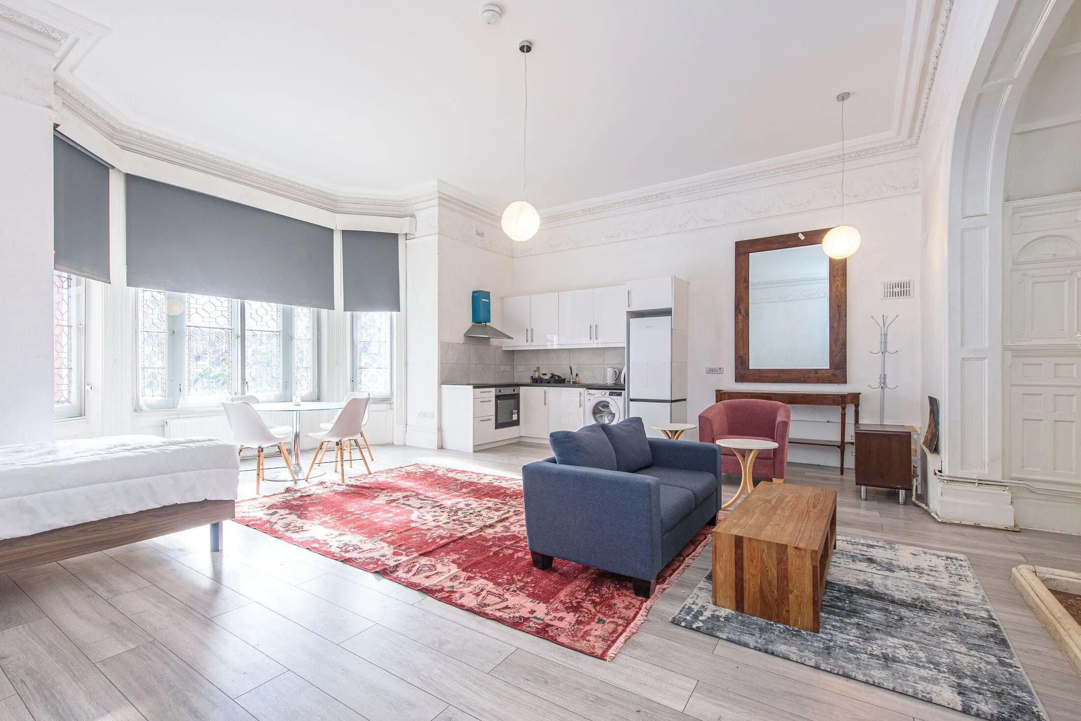 Flat Eton Avenue in Greater London