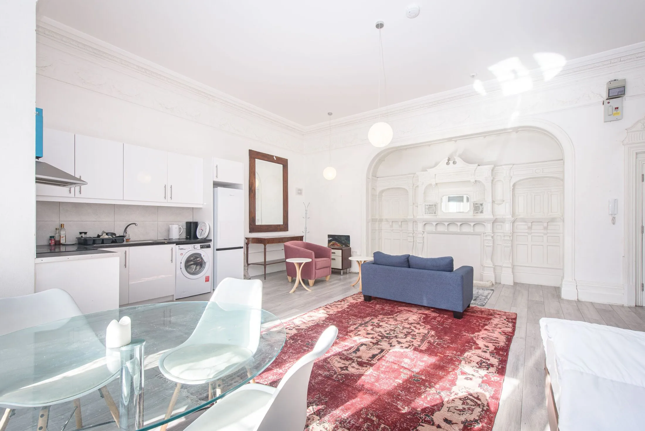 Flat Eton Avenue in Greater London