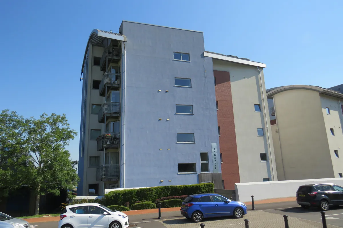 Flat Marconi Avenue in Penarth