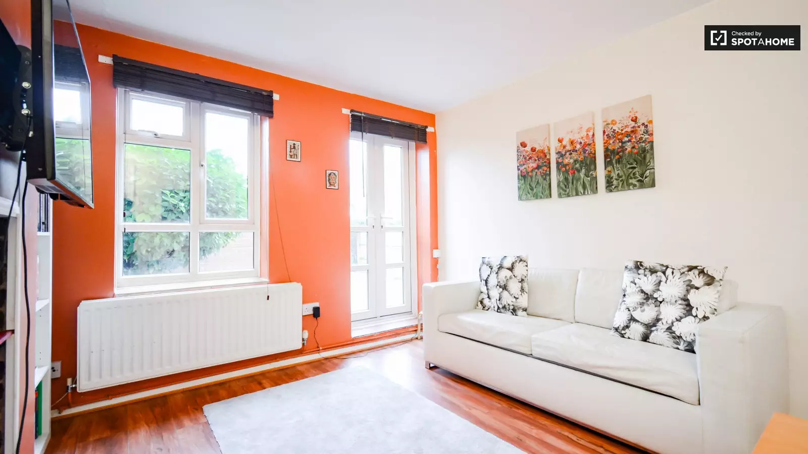 Flat Hildenborough Gardens in Greater London
