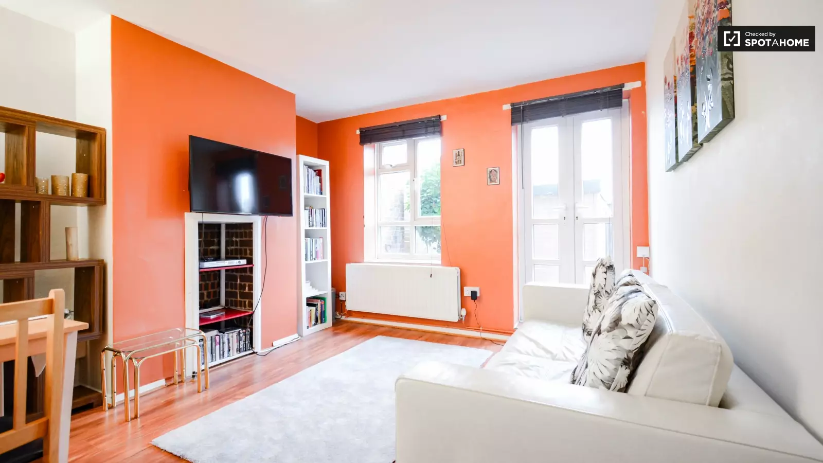 Flat Hildenborough Gardens in Greater London