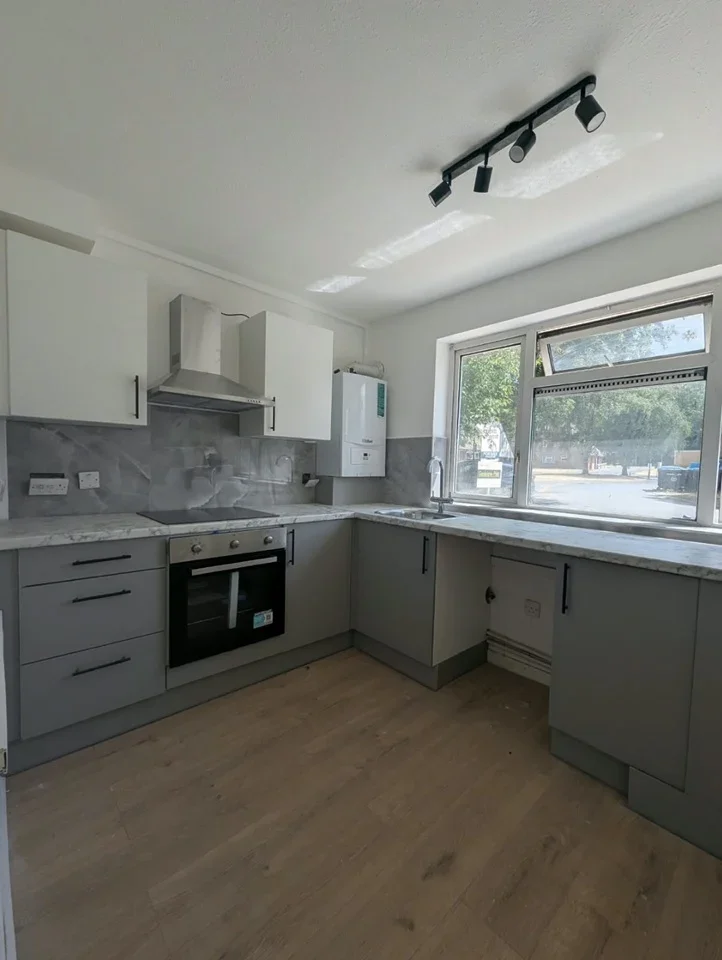 Flat Levett Road in Mole Valley
