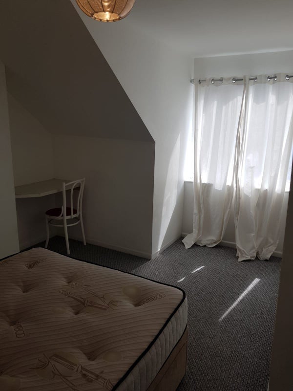 Room St Hilda's Road in Leeds
