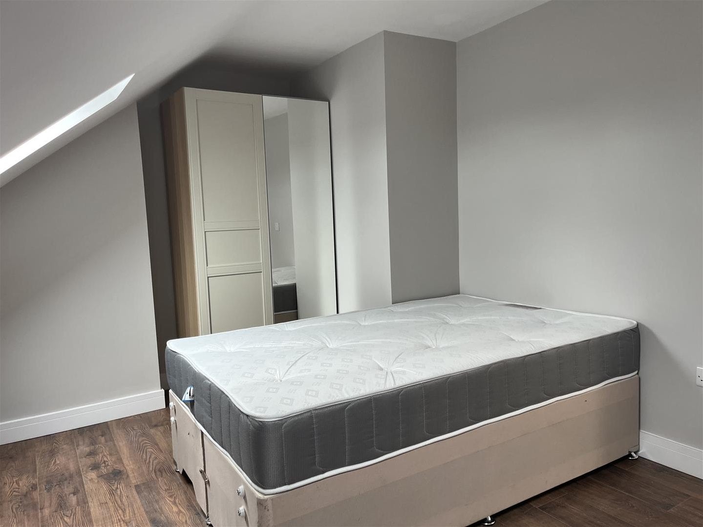 Flat Gloucester Road in Bristol