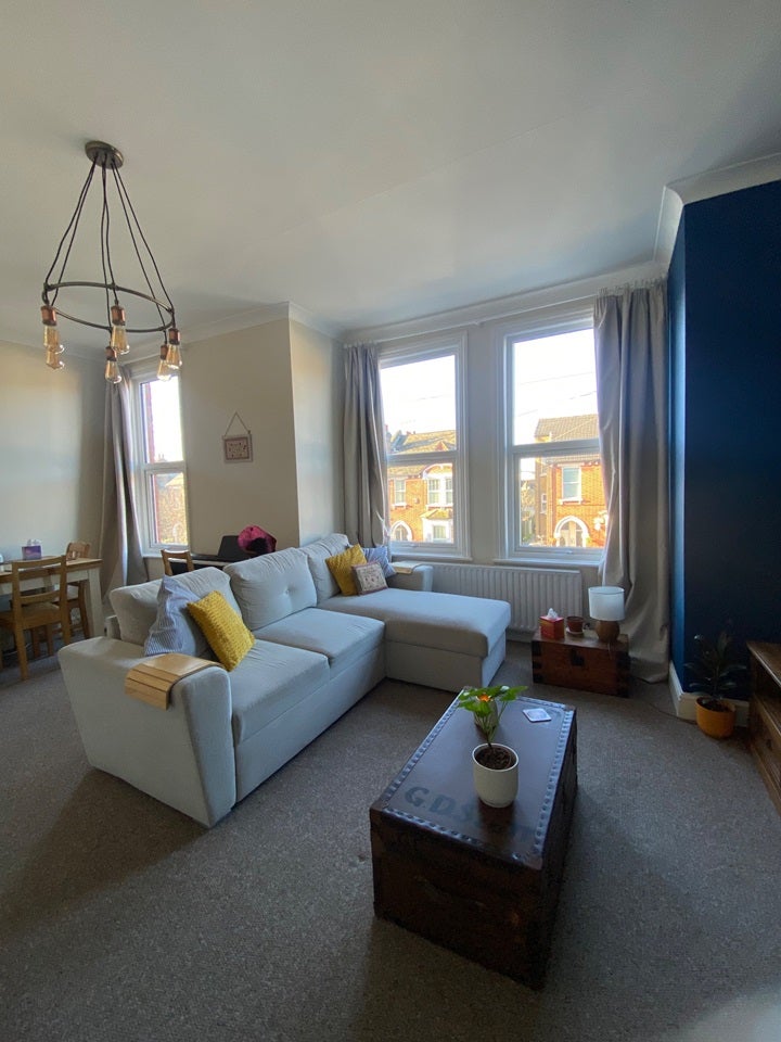 Flat Eardley Road in Greater London