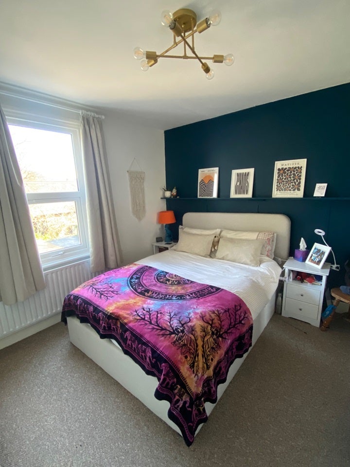 Flat Eardley Road in Greater London