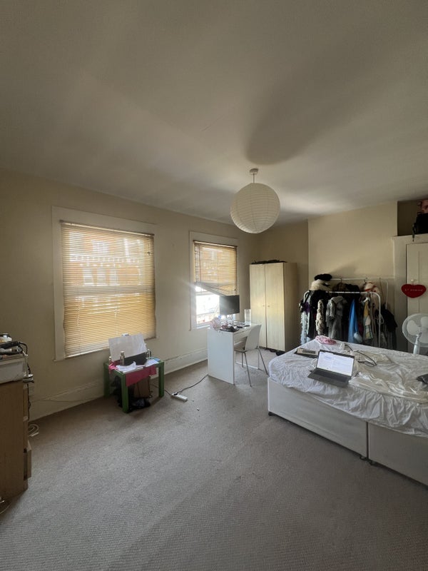 Room Northcote Road in Greater London