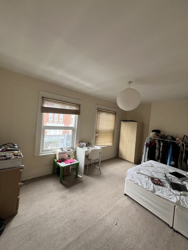 Room Northcote Road in Greater London