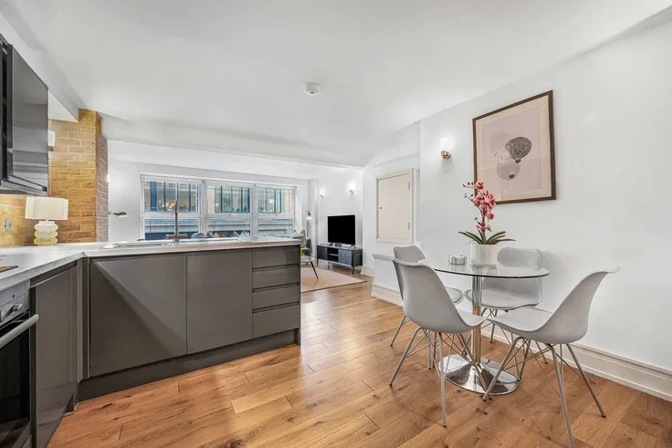 Flat Bateman Street in City of Westminster
