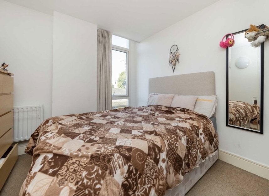 Flat Cassilis Road in Greater London