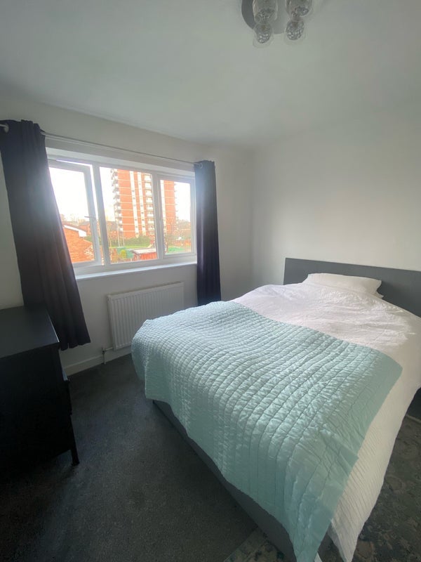 Room Chippenham Road in Manchester