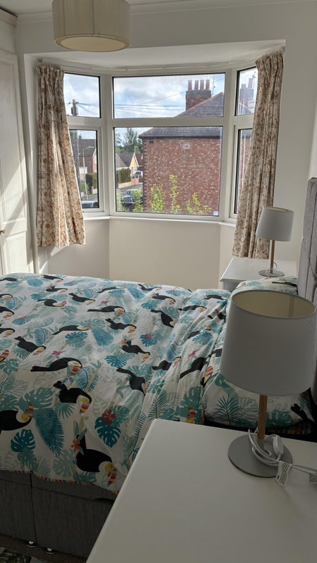 Room Limehurst Avenue in Charnwood