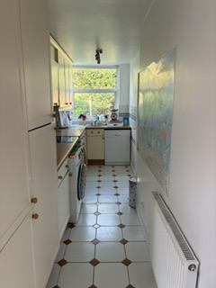 Room Limehurst Avenue in Charnwood