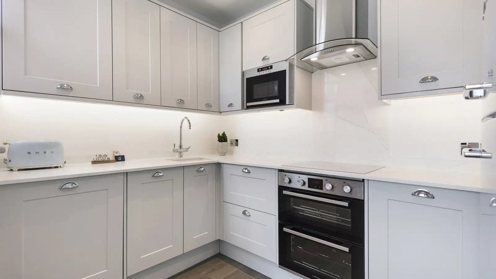 Flat Southwood Avenue in Greater London