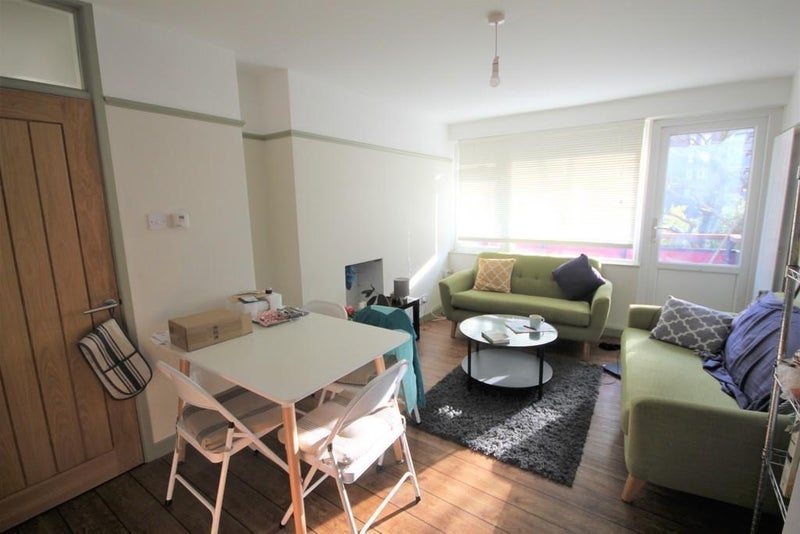 Room Ivy Street in Greater London