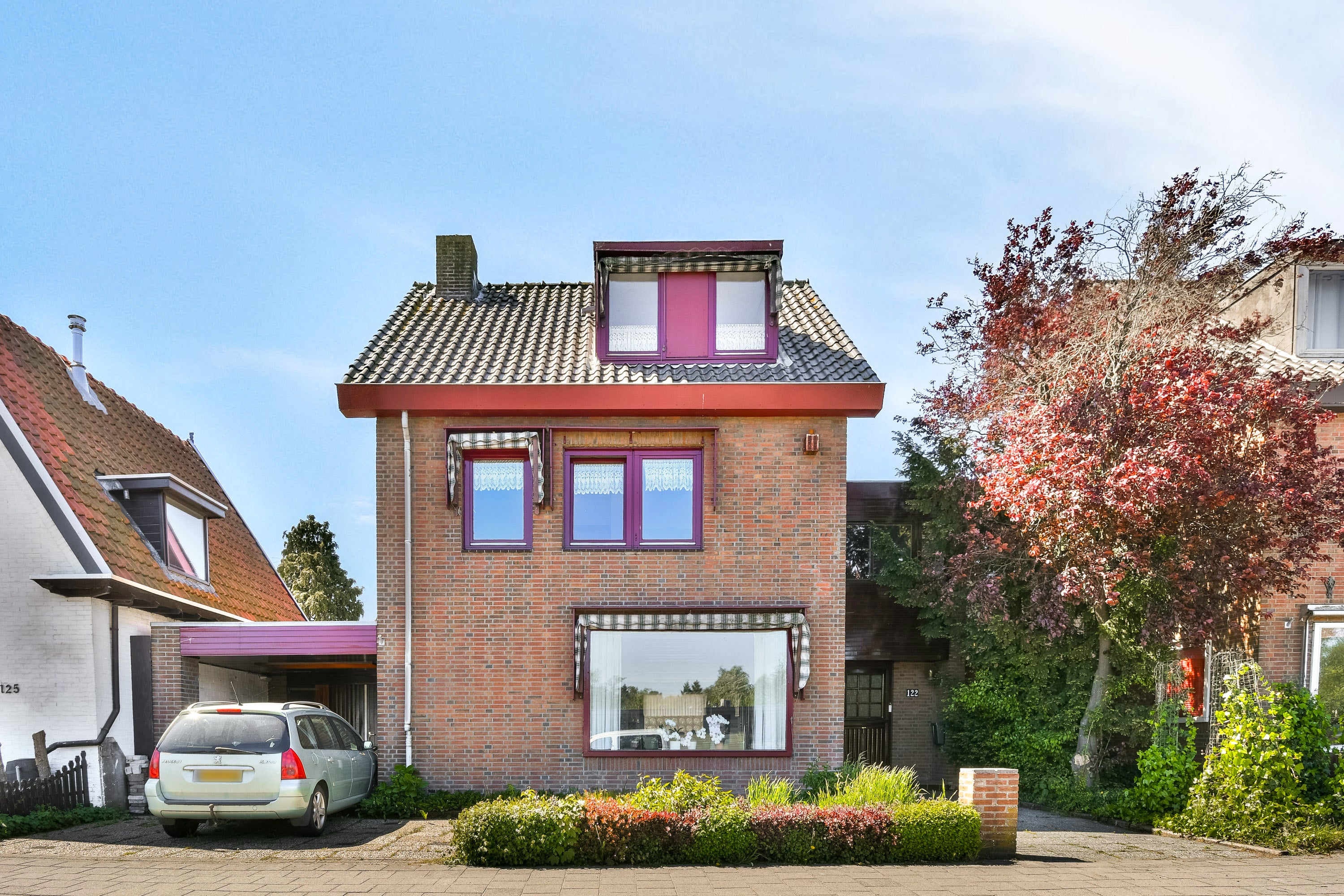 Huis Nieuwemeerdijk 122 in Badhoevedorp