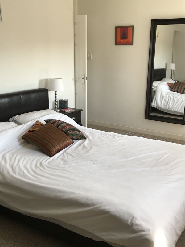 Room Swanmoor Crescent in Bristol