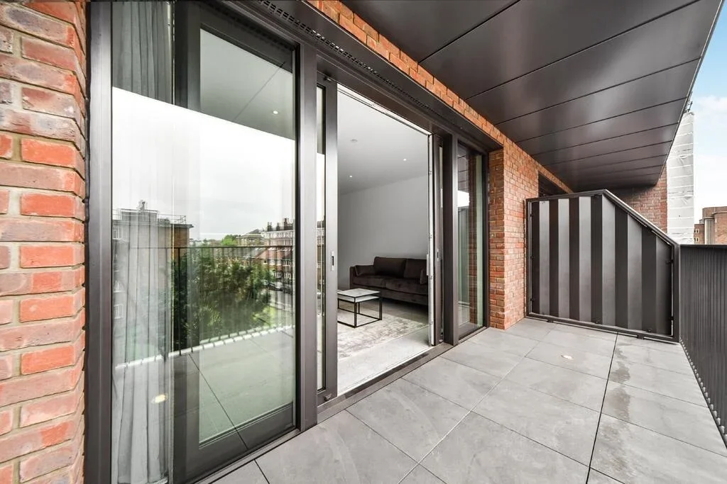 Flat Sidney Street in Greater London