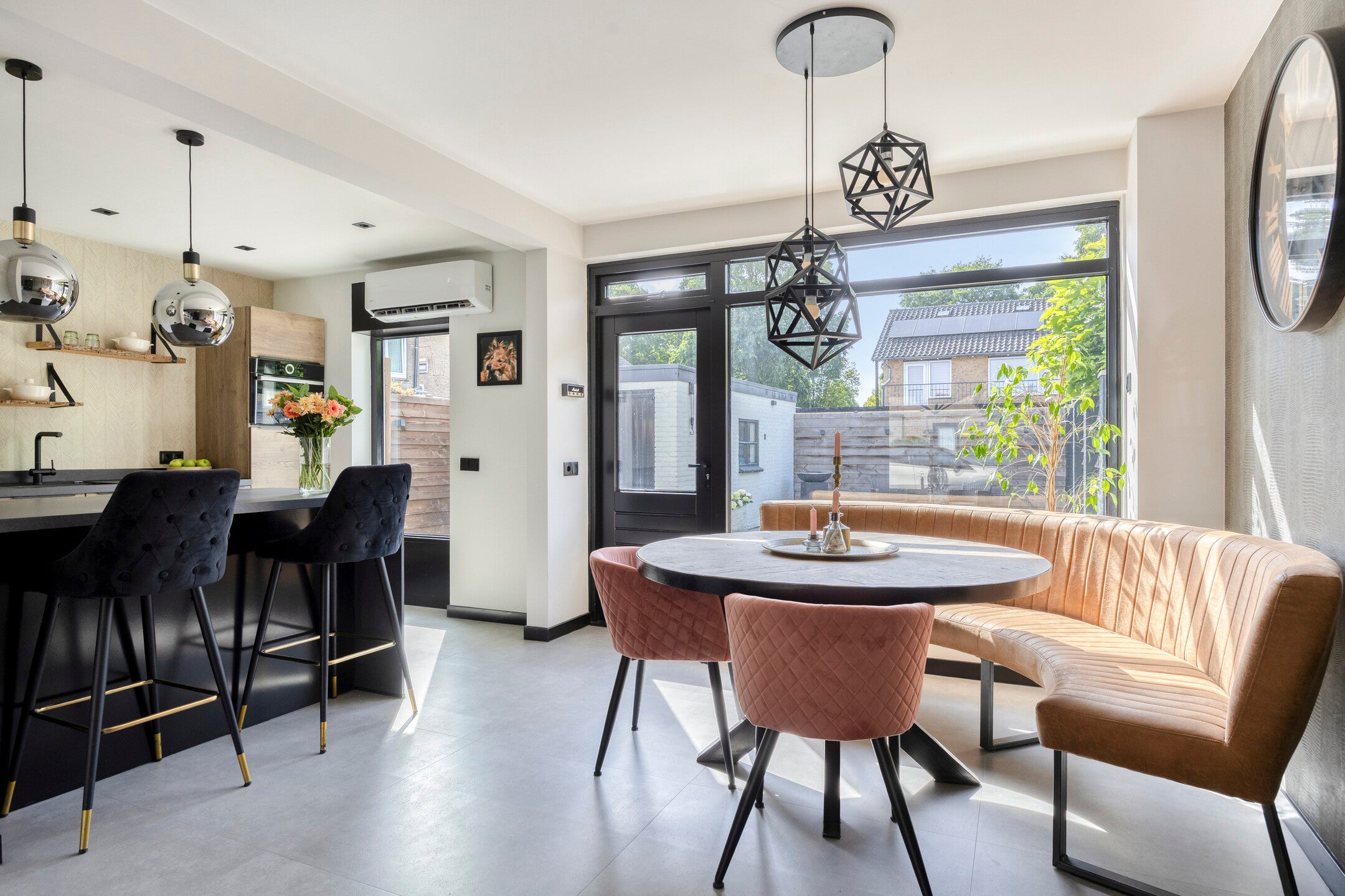 Hoekwoning te koop: Rudolf van Baarlestraat 6, Oss