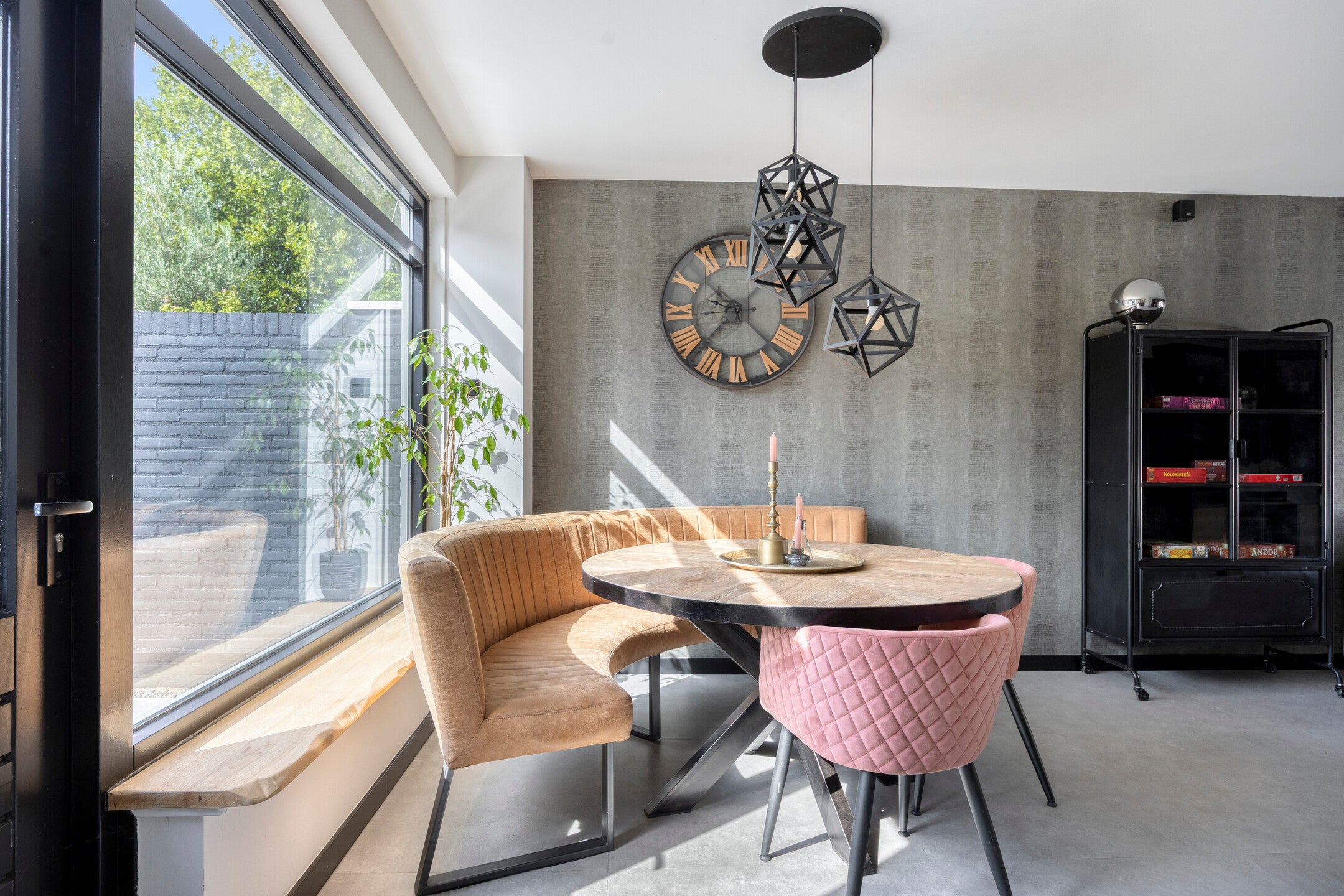 Hoekwoning te koop: Rudolf van Baarlestraat 6, Oss