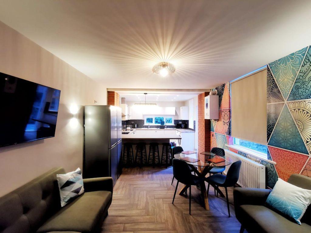 Room Colum Road in Cardiff