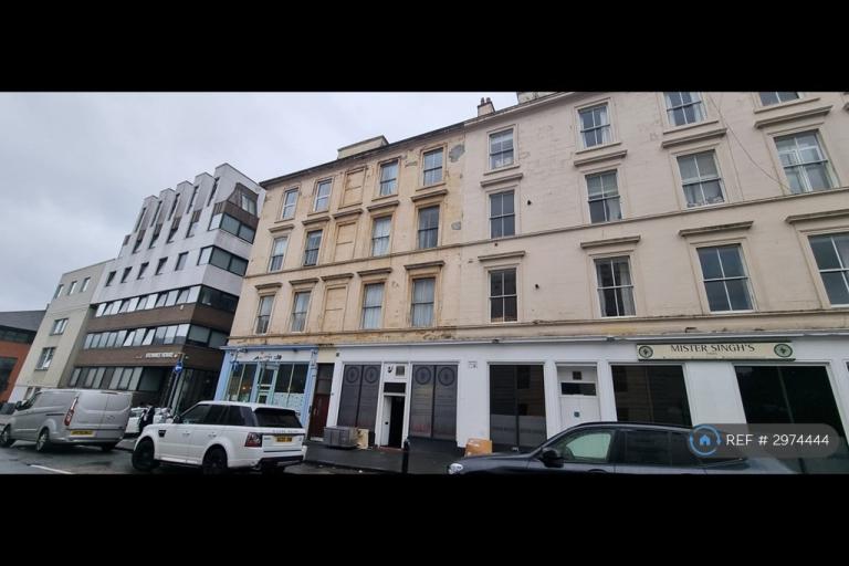 Flat Newton Terrace in Glasgow