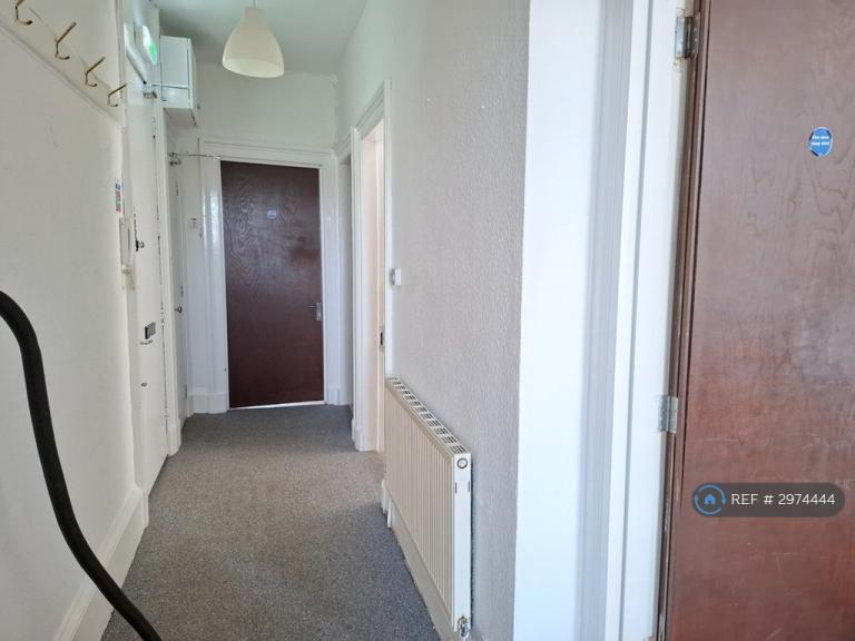 Flat Newton Terrace in Glasgow