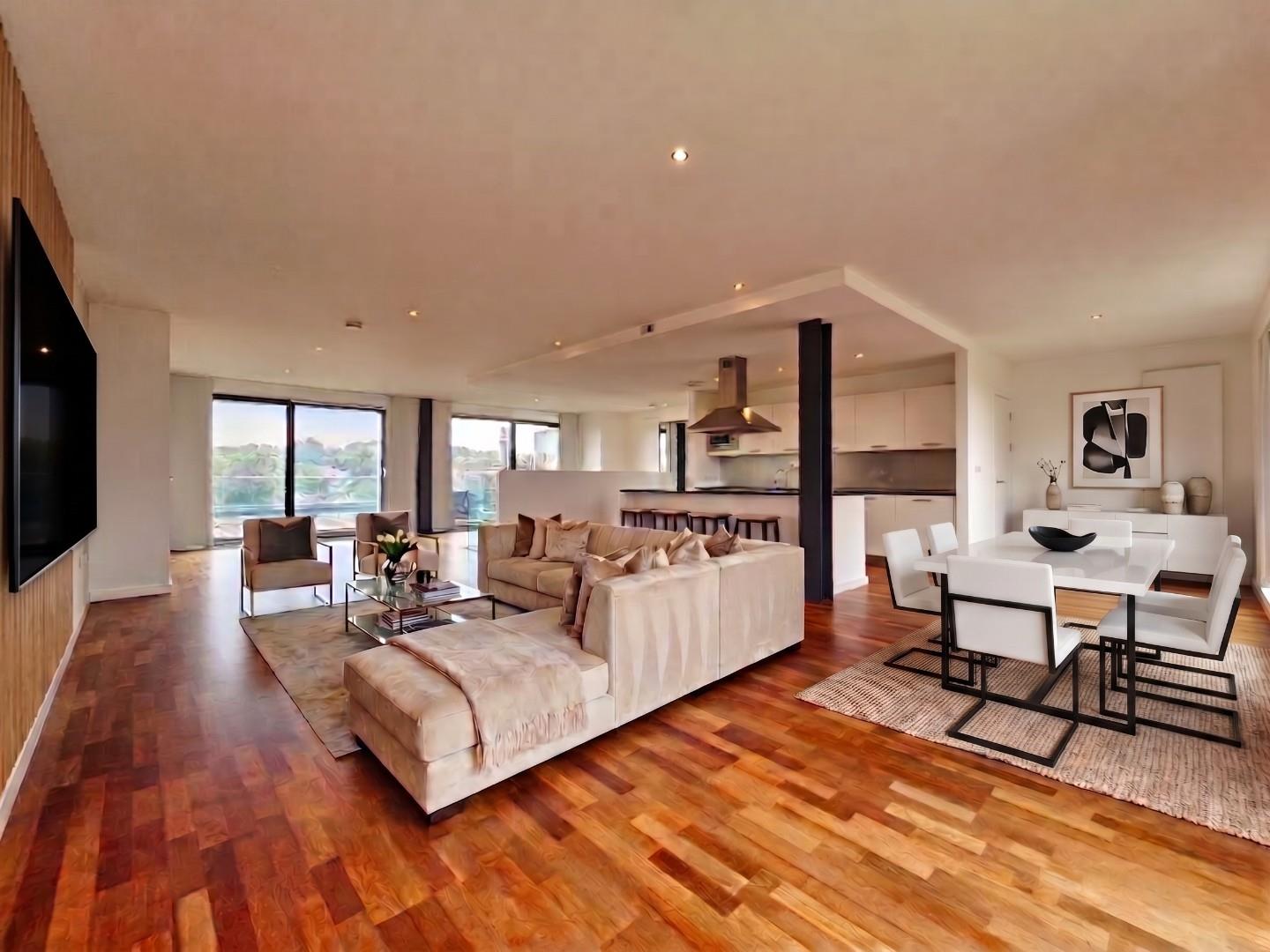 Flat Woodfield Road in Trafford