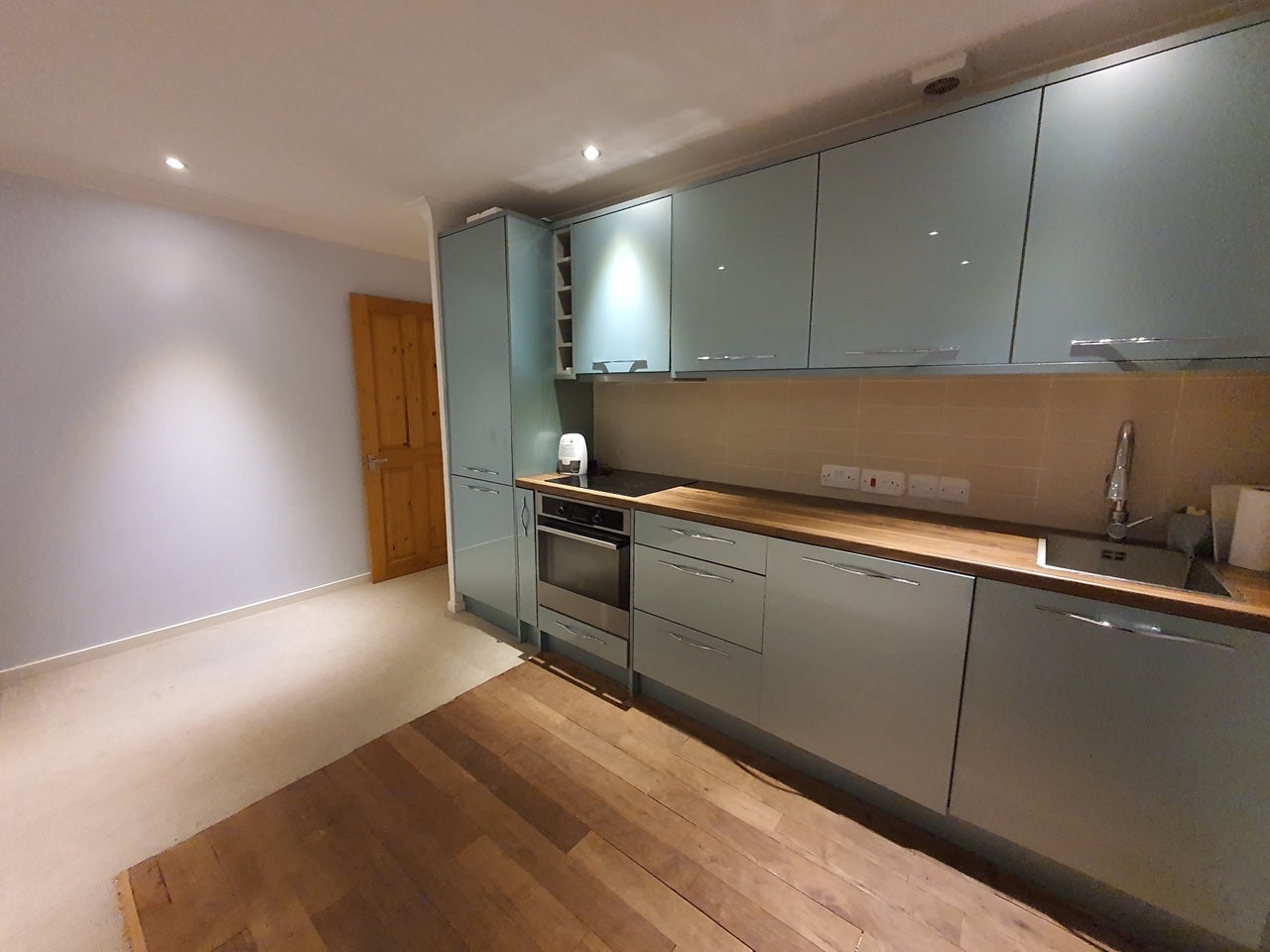 Flat Milford Mews in Greater London