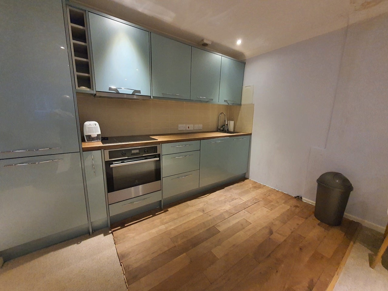 Flat Milford Mews in Greater London