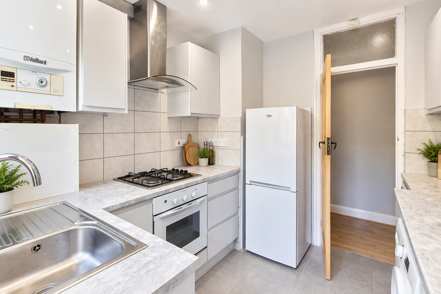 Flat Oakley Close in Greater London