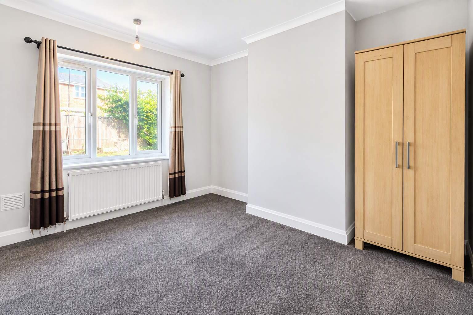 Flat Oakley Close in Greater London