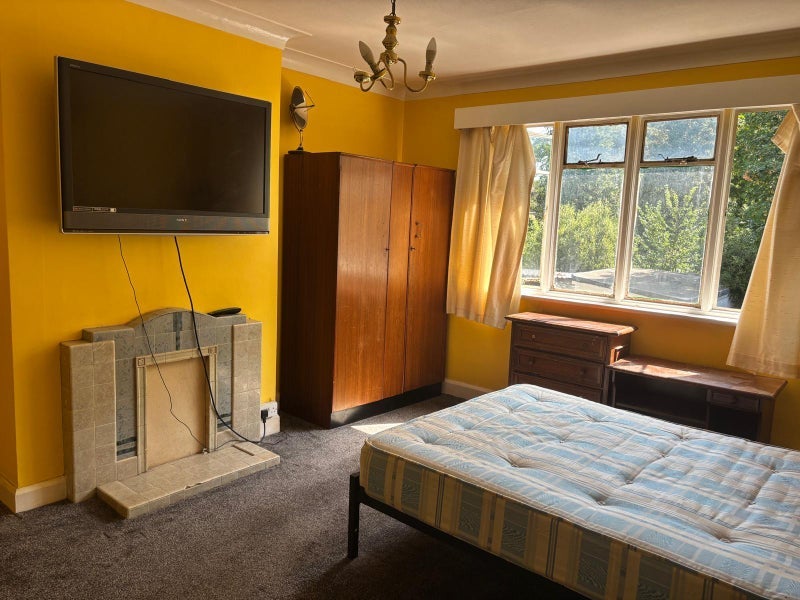 Room Chatsworth Road in Greater London