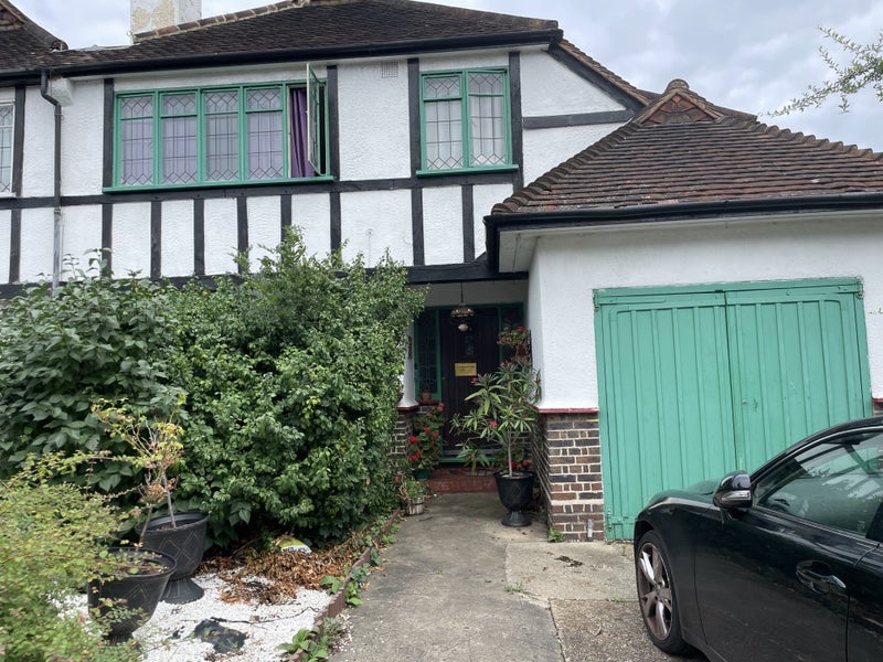Room Chatsworth Road in Greater London