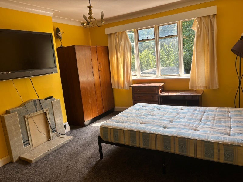Room Chatsworth Road in Greater London