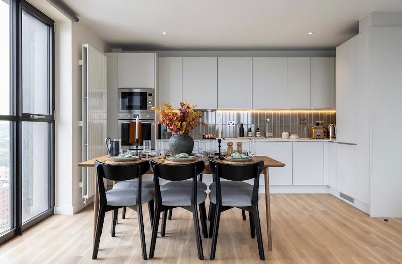 Room Wellesley Road in Greater London