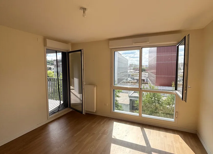Appartement Avenue Gaston Roussel à Romainville