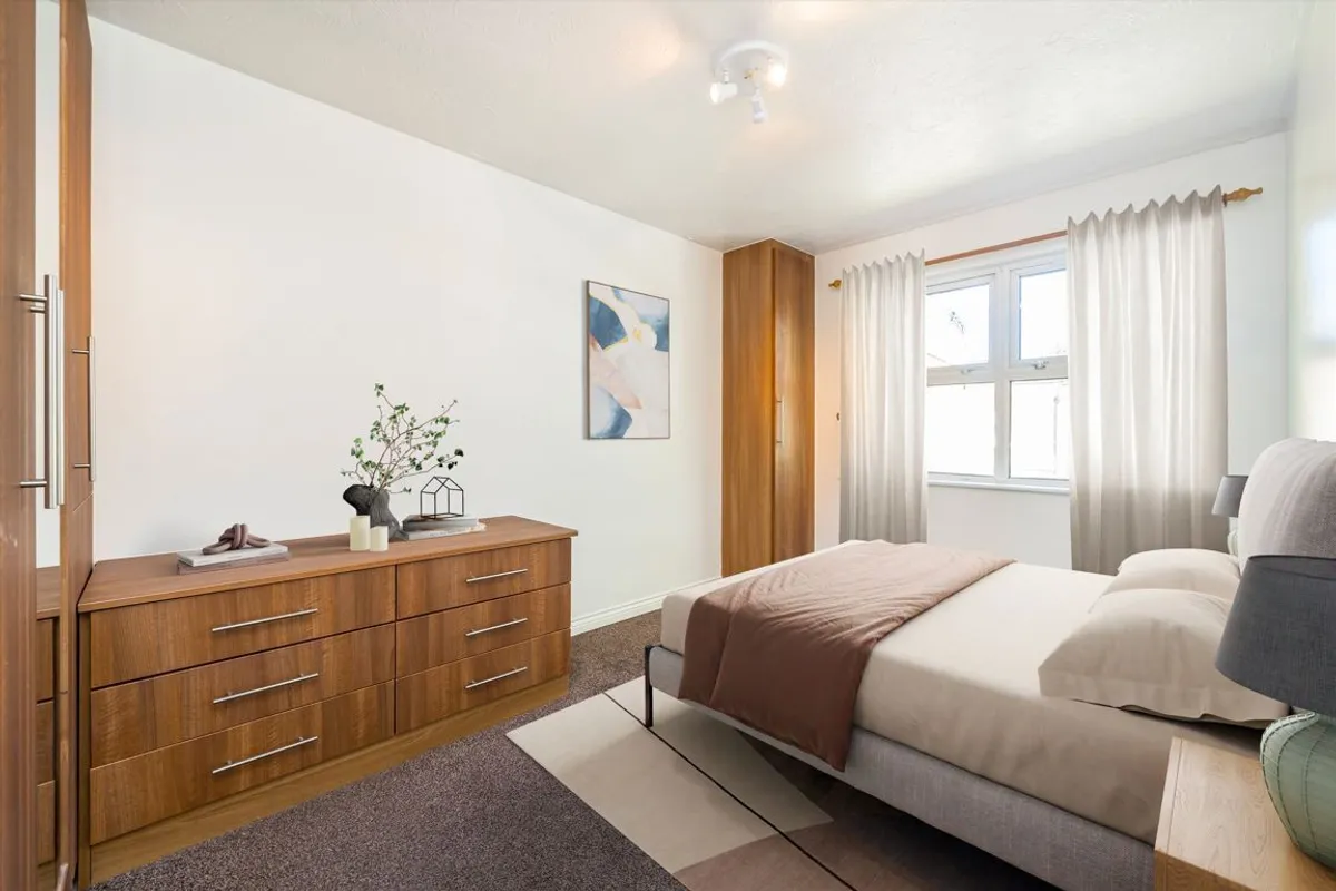 Flat Monmouth Close in Greater London