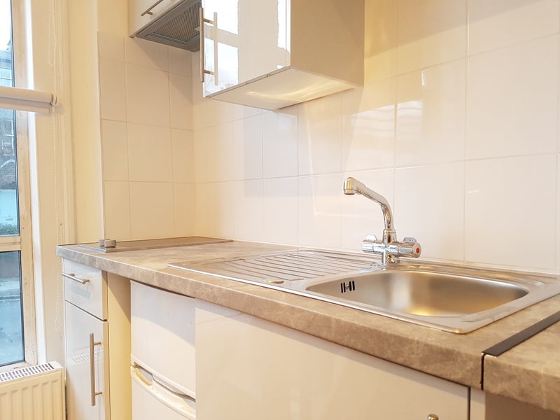 Room Adelaide Grove in Greater London