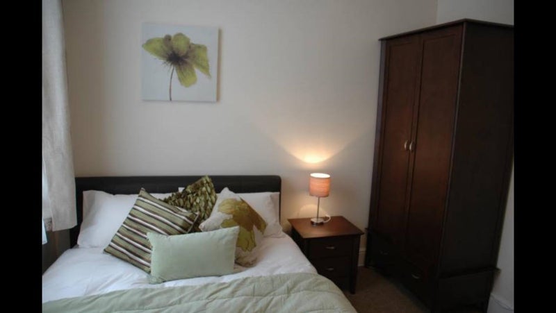 Room Queens Road in Nottingham