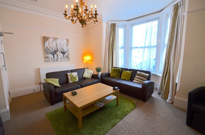 Room Queens Road in Nottingham