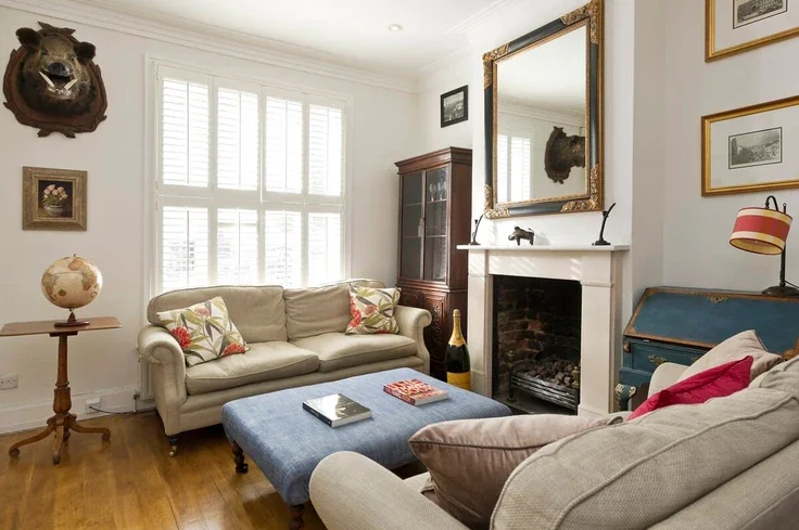 House Waterford Road in Greater London
