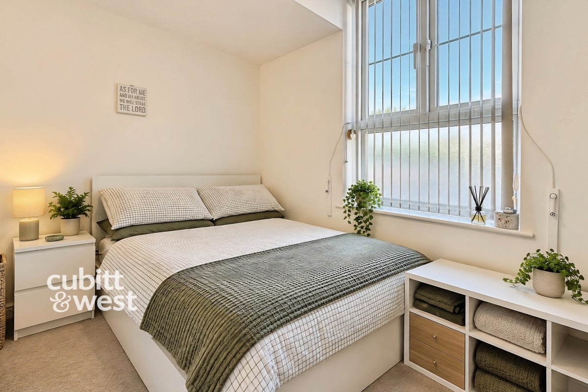Flat Campbell Road in Greater London