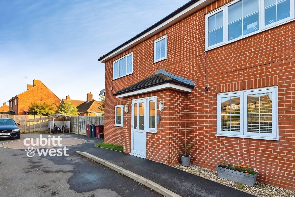 Flat Campbell Road in Greater London